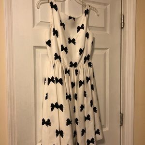 White Kate Spade Bow Dress (women’s 0)